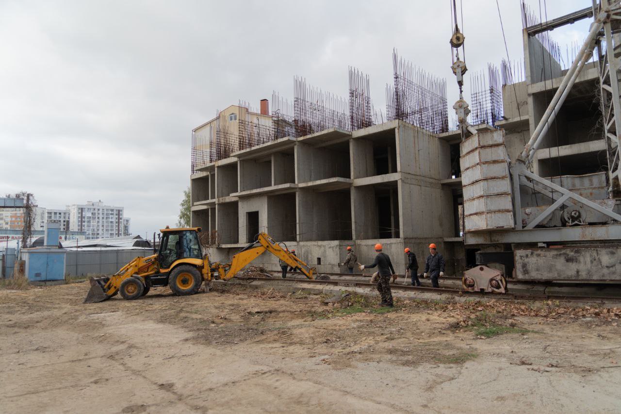 В Анапе начали достраивать проблемный дом на Парковой